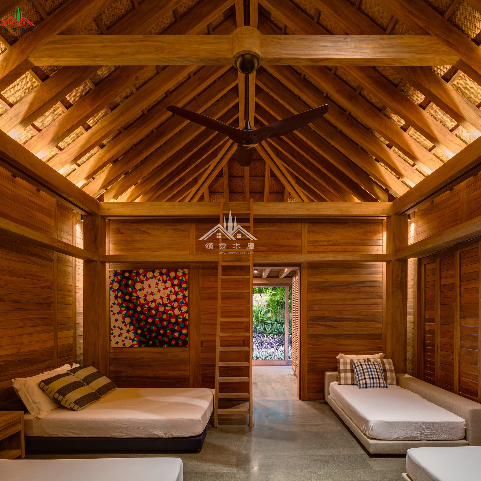 热带东南亚风格采用硬木做的度假木屋
